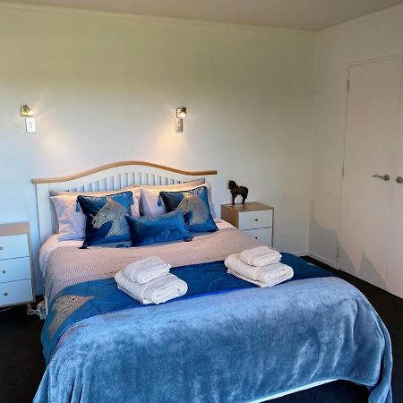 Unique Equestrian Lifestyle Bed & Breakfast Tamahere Exterior photo